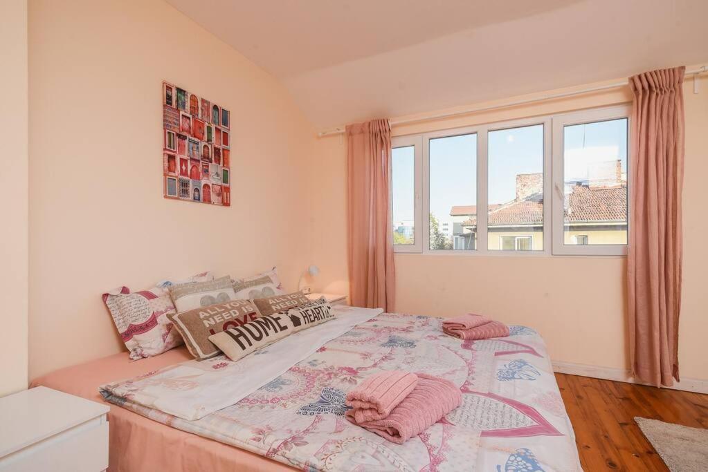 Spacious And Cozy 3 Bedroom Apartment In Downtown Sofia Sófia Exterior foto