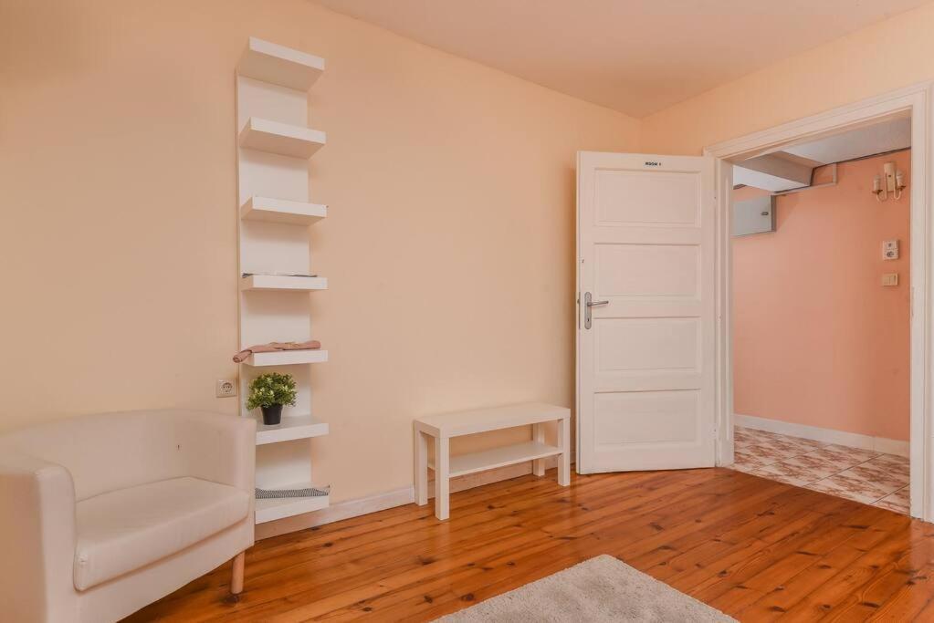 Spacious And Cozy 3 Bedroom Apartment In Downtown Sofia Sófia Exterior foto