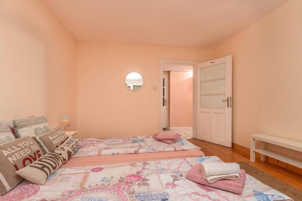 Spacious And Cozy 3 Bedroom Apartment In Downtown Sofia Sófia Exterior foto